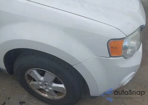 2010 Ford Escape Xlt z USA, uszkodzony, nr VIN 1FMCU0D7XAKD34093